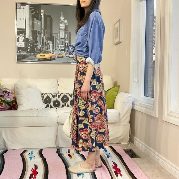 Vintage flowy lightweight folksy print midi skirt - Picture 5 of 14